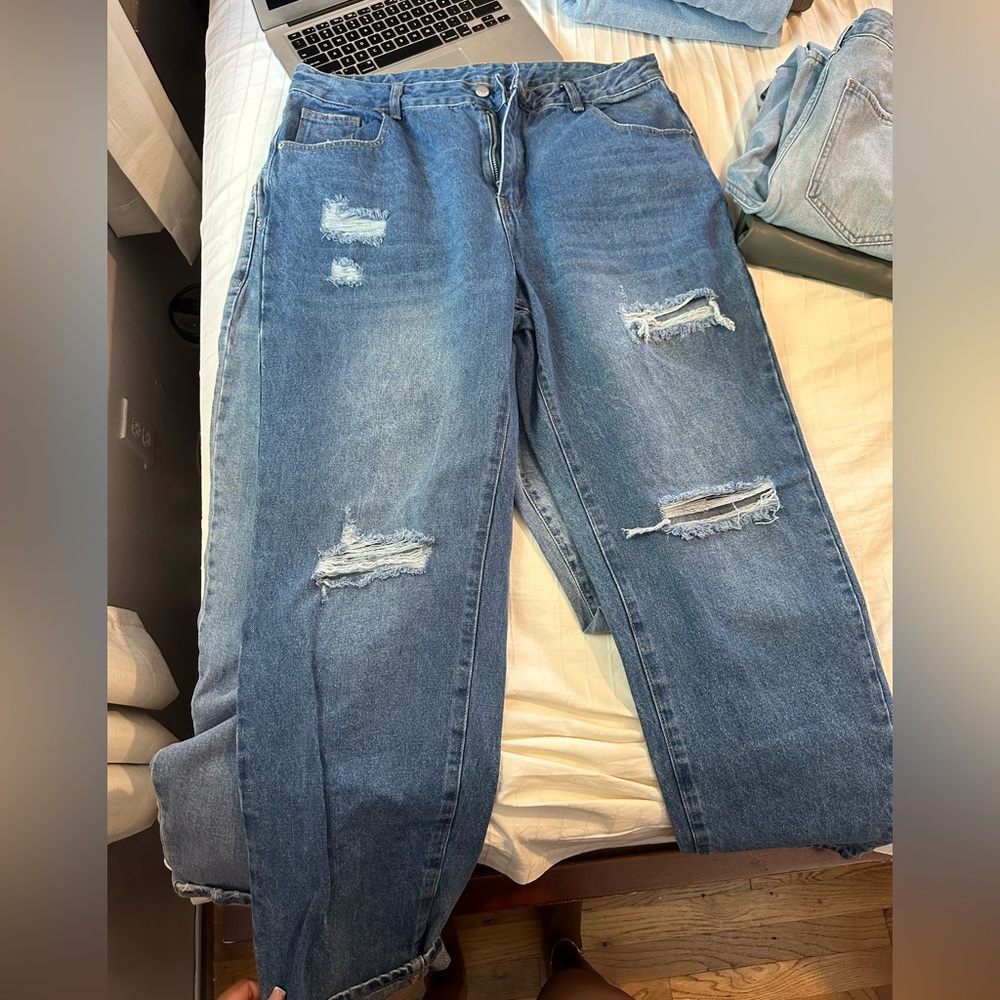 Boyfriend ripped jeans